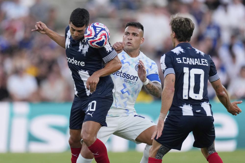 弗赖堡4-0大胜美因茨，奥斯特哈格、曼赞比建功